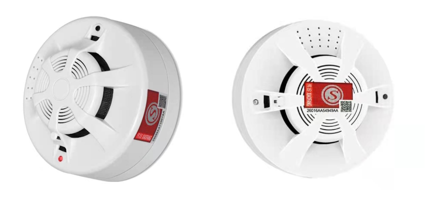 מצלמה נסתרת בגלאי עשן אמיתי